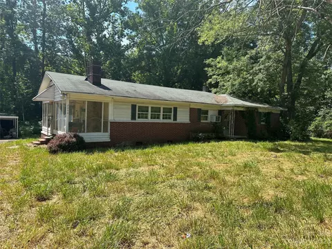 2650 Wilkesboro Blvd, Lenoir, NC 28645