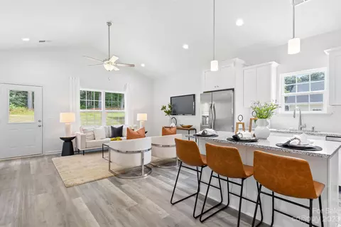 8721 Mount Holly Rd, Charlotte, NC 28214