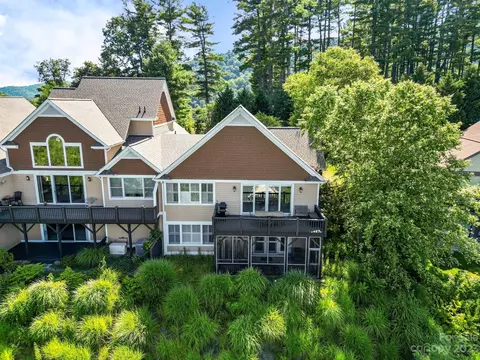 52 Mission Hills Ct, Mills River, NC 28759