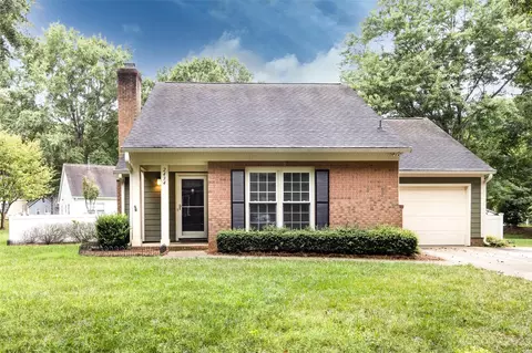 2434 Dryden Ln, Charlotte, NC 28210