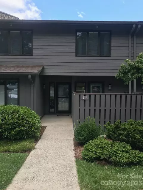 715 Crowfields Ln, Asheville, NC 28803