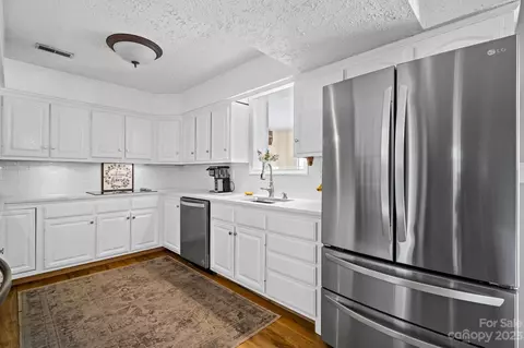 5814 Selkirk Dr, Hickory, NC 28601 photo 29