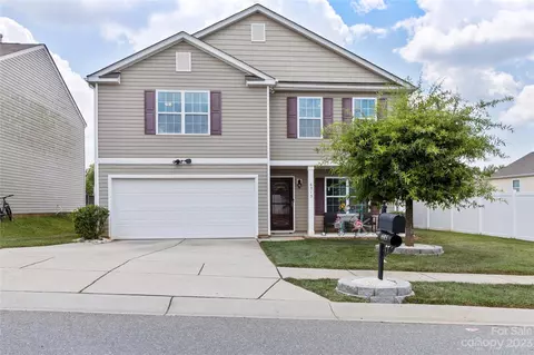 6915 Nathan Dr, Charlotte, NC 28269