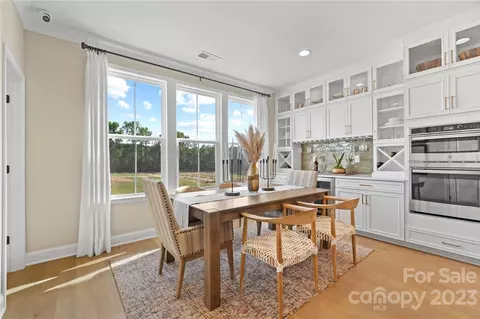 6023 Towering Oaks Dr, Charlotte, NC 28205