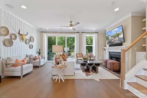 6019 Towering Oaks Dr, Charlotte, NC 28205