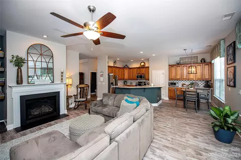 961 Platinum Dr, Fort Mill, SC 29708 photo 4