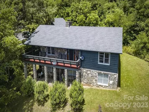 564 Mccracken Farm Rd, Clyde, NC 28721