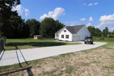4225 Kershaw Camden Hwy, Heath Springs, SC 29058