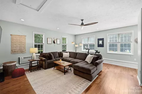 129 Easter Ln, Davidson, NC 28036 photo 17