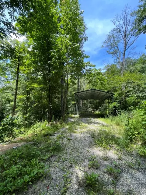 000 Big Plumtree Creek Rd, Plumtree, NC 28664 photo 21