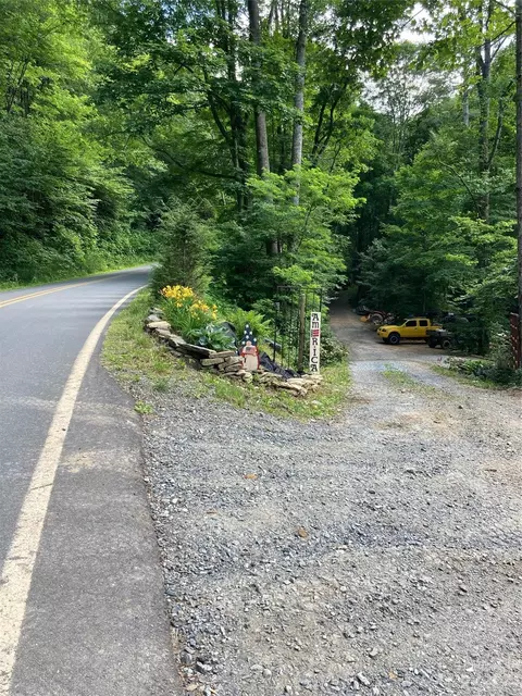 000 Big Plumtree Creek Rd, Plumtree, NC 28664 photo 2