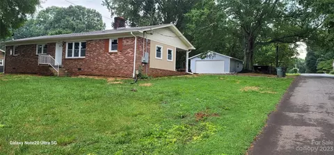 1102 2nd St SE, Conover, NC 28613