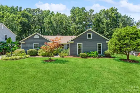5400 Donnefield Dr, Charlotte, NC 28227