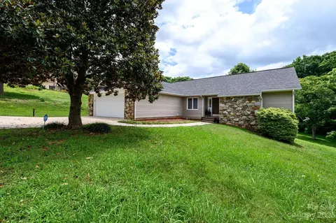 6011 Willowbottom Rd, Hickory, NC 28602