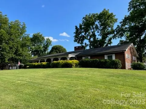 2304 Hickory Sw Blvd SW, Lenoir, NC 28645