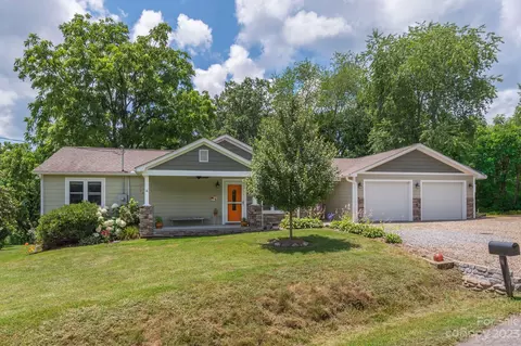 64 Israel Rd, Canton, NC 28716