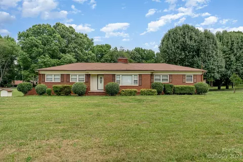 640 Peachtree Rd, Charlotte, NC 28216