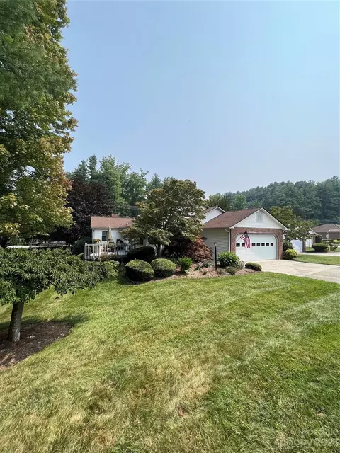 207 Hampton Ct #35, Hendersonville, NC 28791