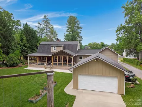 170 Probart St, Brevard, NC 28712 photo 2