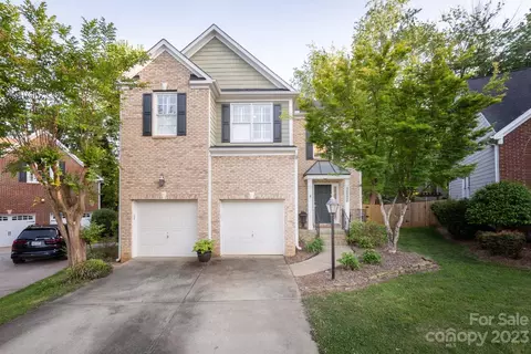 2000 Sablewood Dr, Charlotte, NC 28205