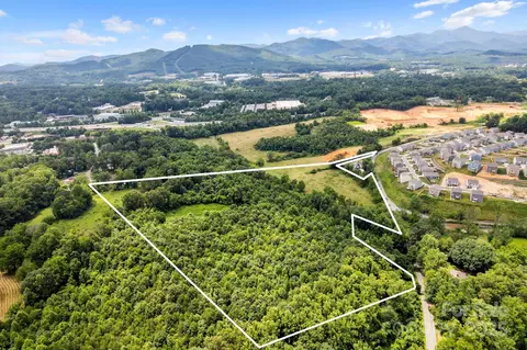 9999 Holbrook Rd, Asheville, NC 28806