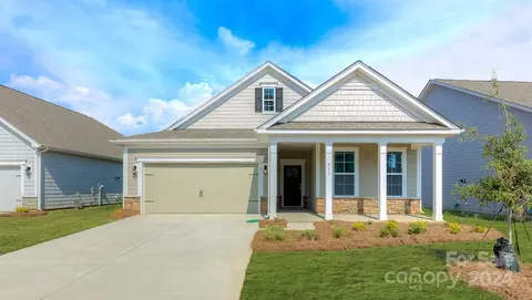 244 Fox Cove Rd, Hendersonville, NC 28792