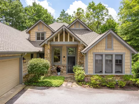 147 Bobby Jones Dr, Hendersonville, NC 28739