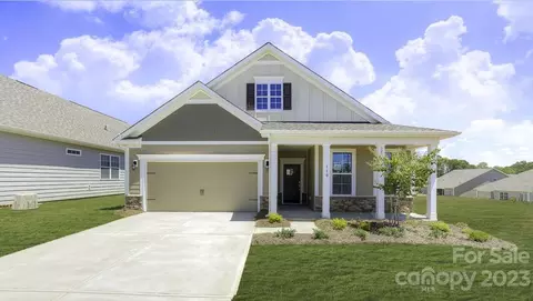 254 Fox Cove Rd, Hendersonville, NC 28792