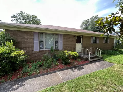 121 Marine Dr, Pineville, NC 28134