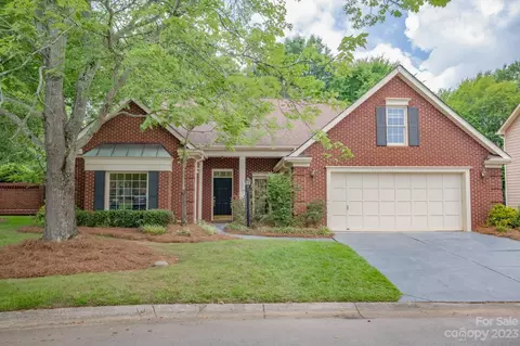10421 Pullengreen Dr, Charlotte, NC 28277