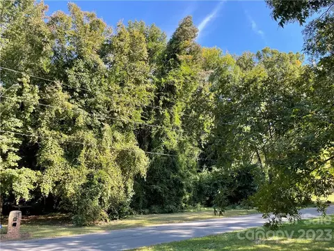8016 Southway Rd, Charlotte, NC 28215
