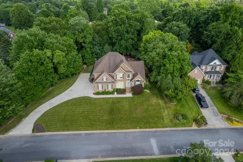 5079 Cramer Woods Dr, Gastonia, NC 28056