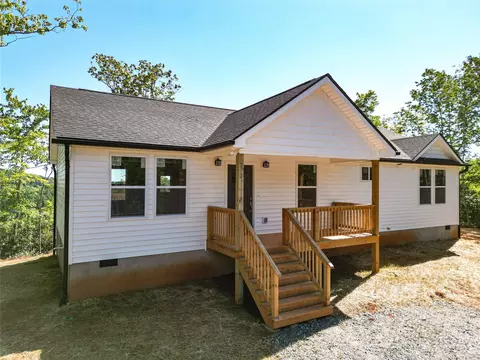 272 S Vineyard Village Dr, Old Fort, NC 28762