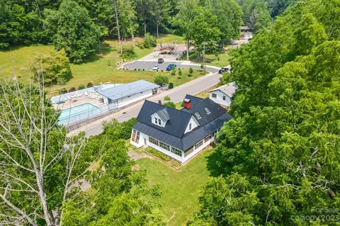 7 Green Mountain Dr, Burnsville, NC 28714
