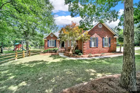2395 Mill House Ln, Matthews, NC 28104
