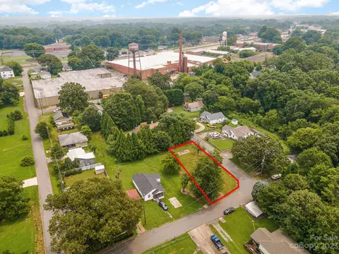600 2nd St, Stanley, NC 28164 photo 3