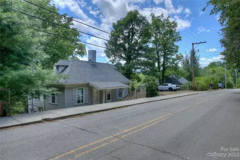 20 Green Mountain Dr, Burnsville, NC 28714