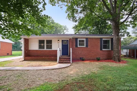 3350 Revolution Park Dr, Charlotte, NC 28217