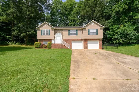 4064 Caitlins Way, Hickory, NC 28602