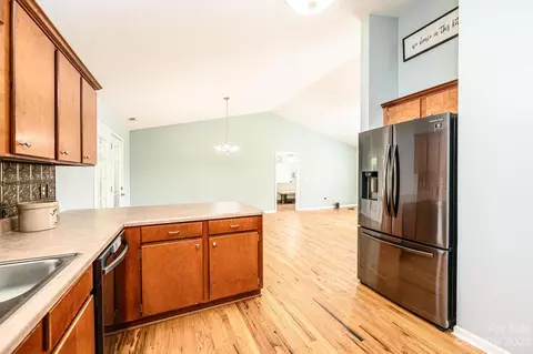 4064 Caitlins Way, Hickory, NC 28602 photo 8
