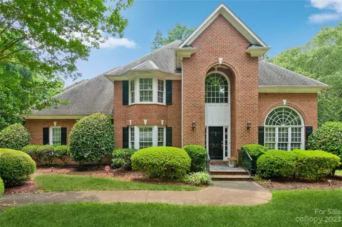 5127 Coburn Ct, Charlotte, NC 28277