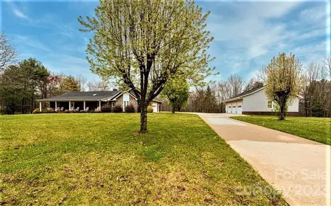 3808 Grace Chapel Rd, Granite Falls, NC 28630