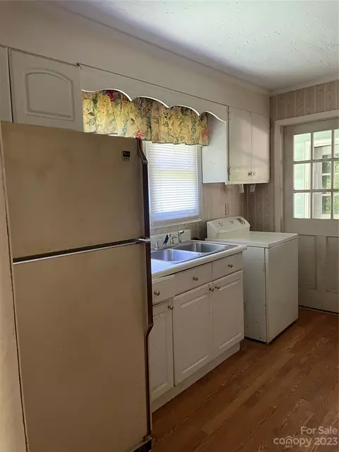 3252 9th Avenue Dr, Hickory, NC 28601 photo 8