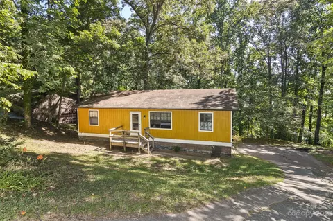 114 Mockingbird Cir, Asheville, NC 28806