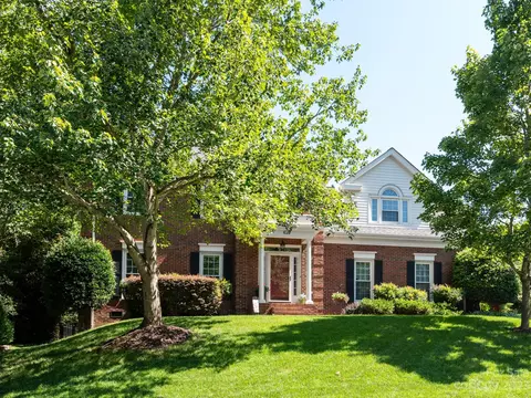 622 Laurel Fork Dr, Matthews, NC 28105 photo 2