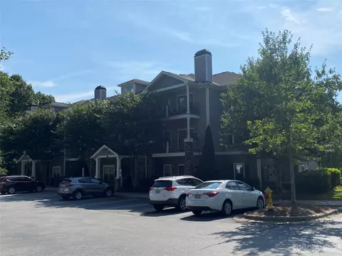 900 Vista Lake Dr #102, Candler, NC 28715