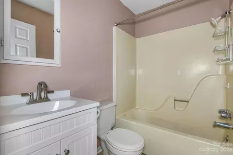 565 Circle Dr, Hudson, NC 28638 photo 22