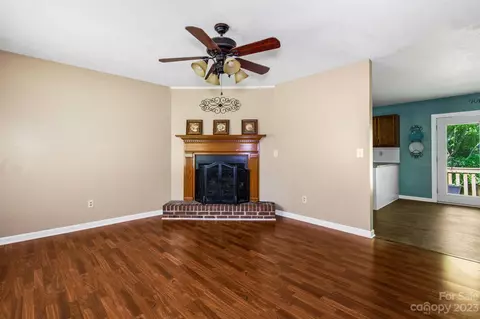 565 Circle Dr, Hudson, NC 28638 photo 12
