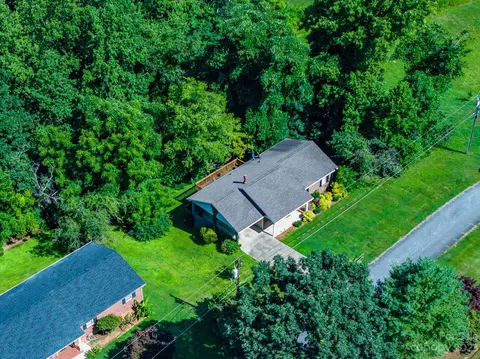 565 Circle Dr, Hudson, NC 28638 photo 6