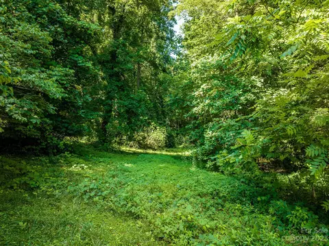 565 Circle Dr, Hudson, NC 28638 photo 10